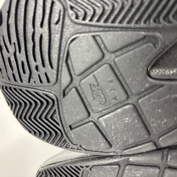 Nike, Jordan Max Aura 3 (GS,) Sneakers, All Black Leather, - Picture 13 of 15